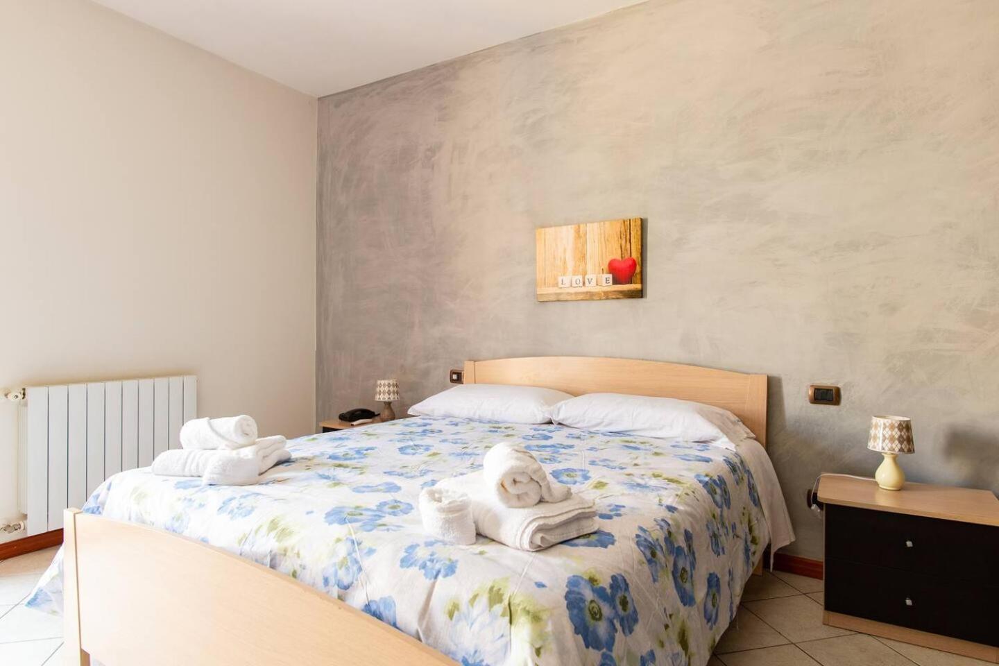 2 Apartments - Akragas Home 1 & 2 On Via Atenea City Center With View อากริเจนโต ภายนอก รูปภาพ