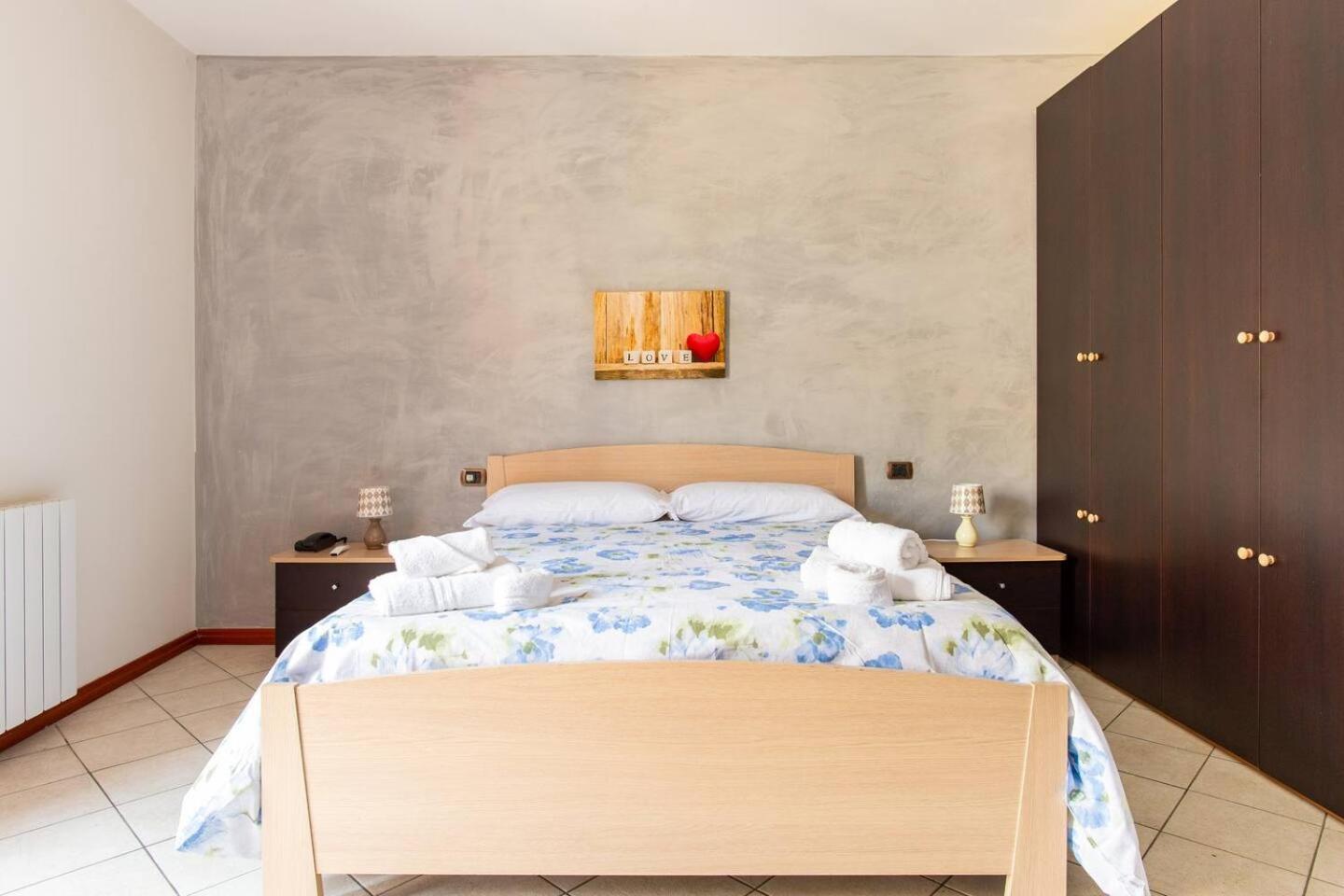 2 Apartments - Akragas Home 1 & 2 On Via Atenea City Center With View อากริเจนโต ภายนอก รูปภาพ